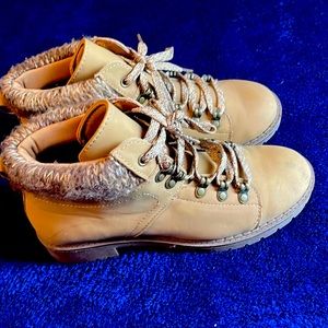 Brown boots 8 1/2 Time & Tru